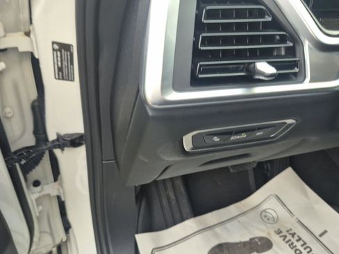 Used 2024 BMW X7 xDrive40i image 26