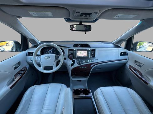 Used 2011 Toyota Sienna XLE w/ XLE Navigation Pkg FWD image 80