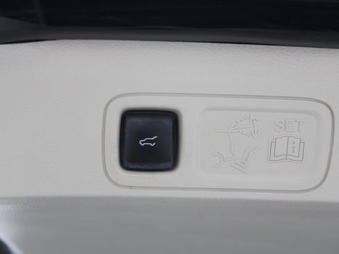 Used 2018 Lincoln Navigator Reserve w/ Technology Package AWD/4WD image 22