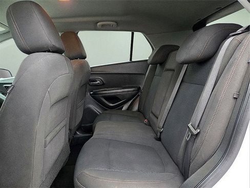 Used 2022 Chevrolet Trax LS w/ Tint and Cruise Package image 13