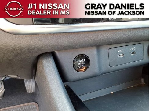 Used 2024 Nissan Rogue SV AWD/4WD image 16