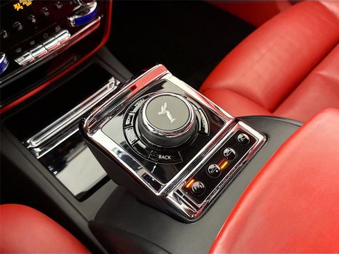 Used 2018 Rolls-Royce Phantom Sedan image 22