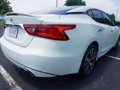 Used 2017 Nissan Maxima 3.5 S w/ Interior Lighting Package FWD image 4
