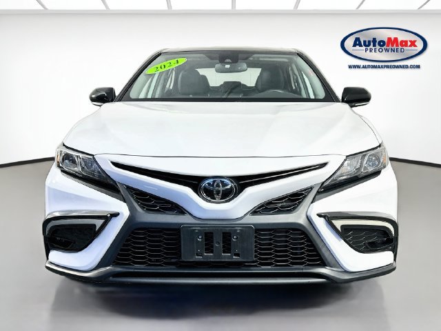 Used 2024 Toyota Camry SE w/ Cold Weather Package AWD/4WD image 7