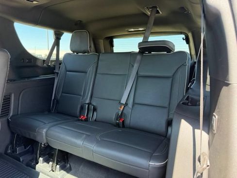 Used 2024 Chevrolet Suburban Premier w/ Premium Package RWD image 14