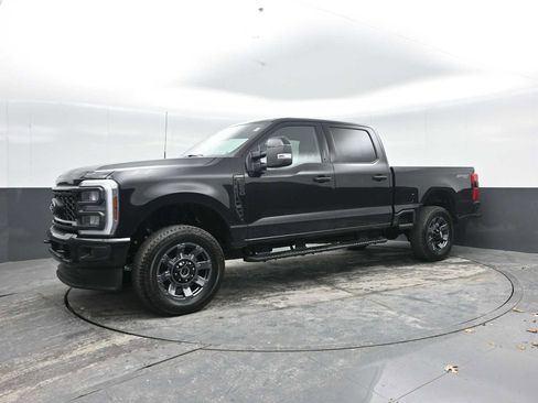 Used 2024 Ford F250 Lariat w/ Sport Appearance Package image 4