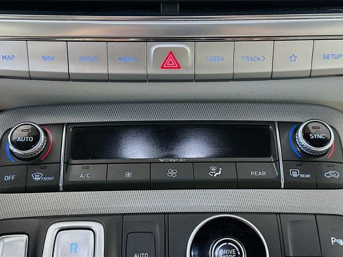 Used 2022 Hyundai Palisade Limited FWD image 18