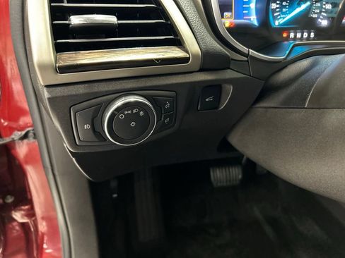 Used 2016 Ford Fusion SE w/ Equipment Group 202A FWD image 13