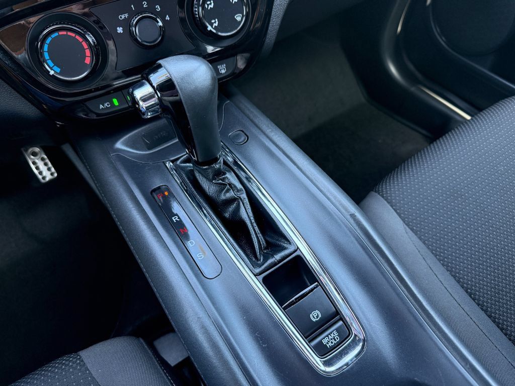 Used 2021 Honda HR-V Sport image 17