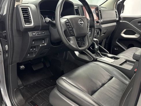 Used 2024 Nissan Frontier SL w/ Technology Package AWD/4WD image 12