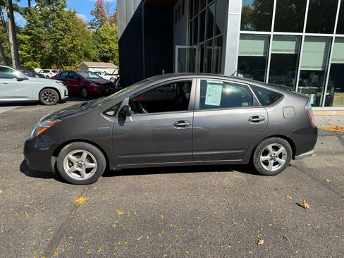 Used 2009 Toyota Prius 4D Hatchback image 2