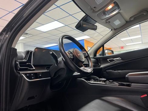 Certified 2023 Kia Sportage EX AWD/4WD image 18