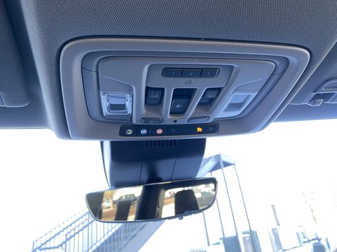 Used 2022 Chevrolet Silverado 1500 LTZ w/ LTZ Premium Package image 34