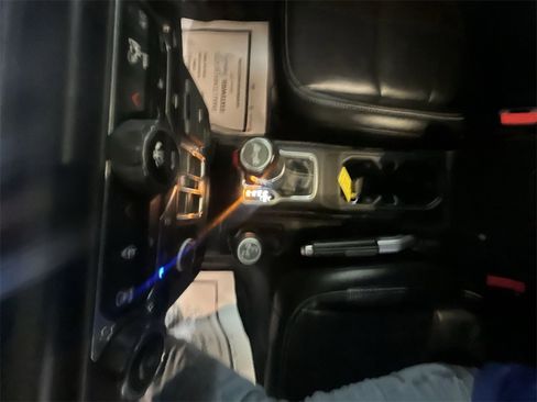 Used 2023 Jeep Wrangler Unlimited Sahara w/ Cold Weather Group image 19