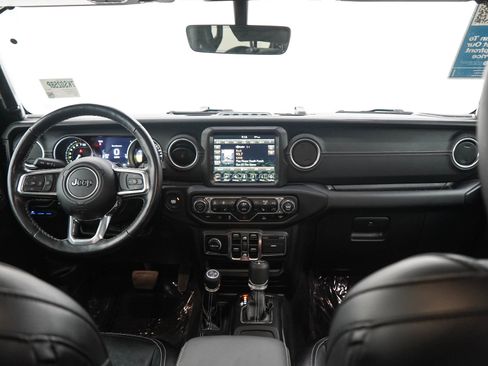 Used 2022 Jeep Wrangler Unlimited Sahara w/ Cold Weather Group AWD/4WD image 13