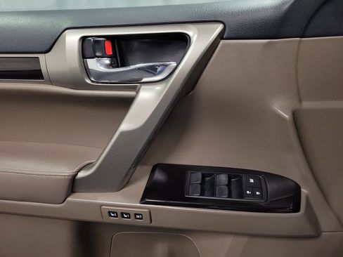 Used 2019 Lexus GX 460 image 20