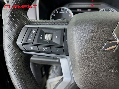 Used 2025 Mitsubishi Outlander SE FWD image 14