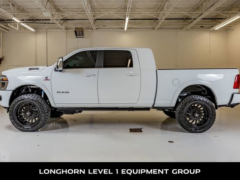 Used 2025 RAM 2500 Limited AWD/4WD image 6
