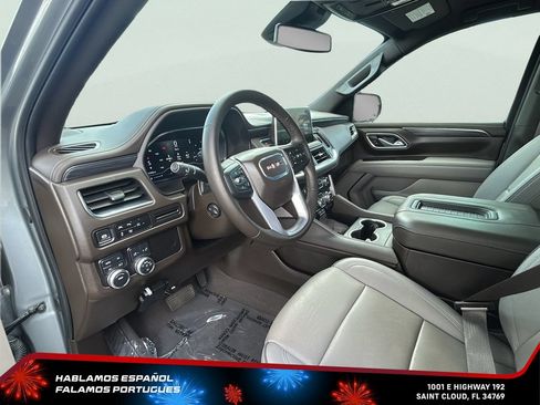 Certified 2024 GMC Yukon XL SLT w/ SLT Luxury Package AWD/4WD image 14