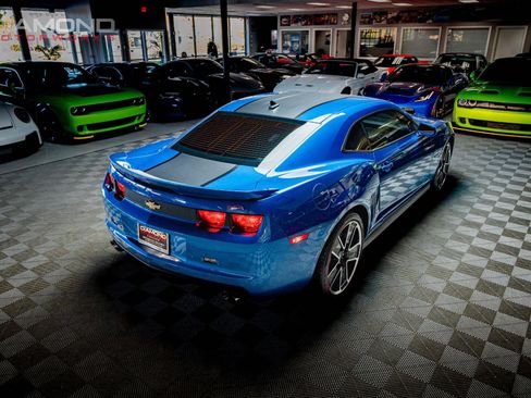 Used 2013 Chevrolet Camaro SS w/ Hot Wheels Special Edition image 50