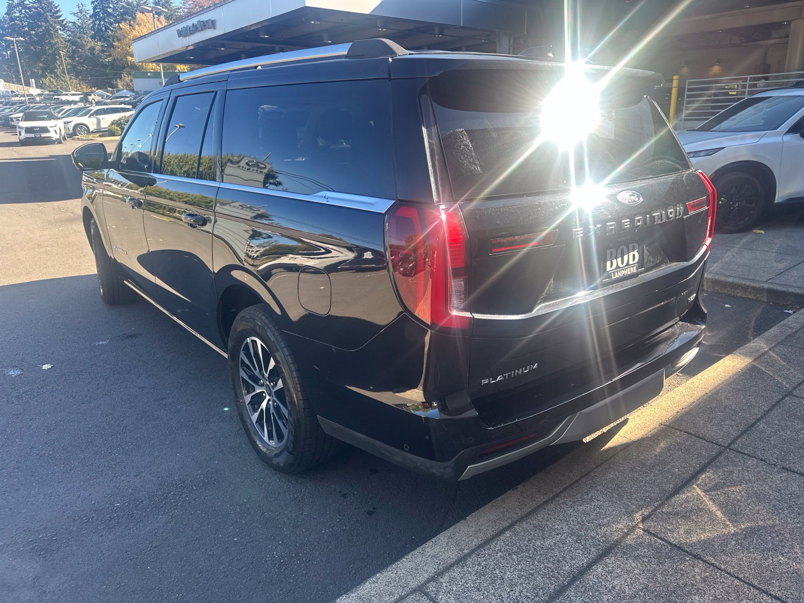 Used 2025 Ford Expedition Max Platinum AWD/4WD image 3