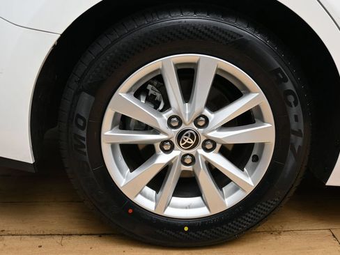 Used 2025 Toyota Camry LE FWD image 13