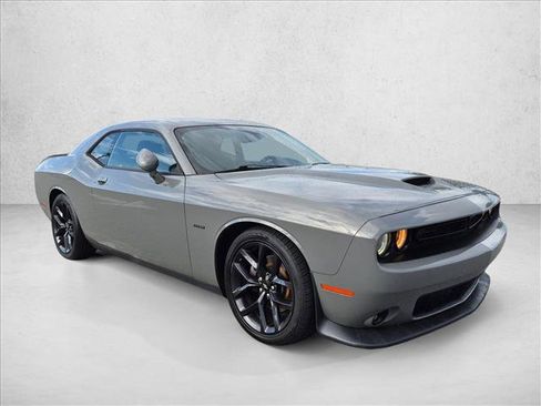 Used 2019 Dodge Challenger R/T w/ Blacktop Package RWD image 3