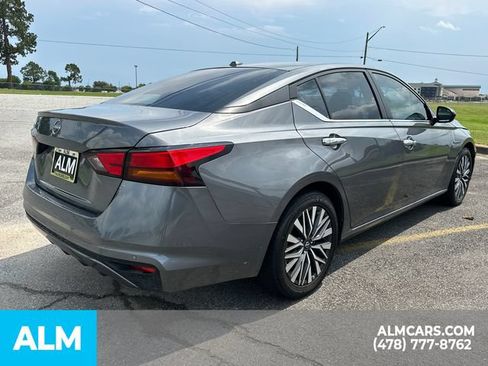 Used 2025 Nissan Altima 2.5 SV FWD image 5