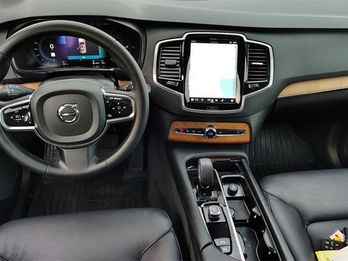 Certified 2024 Volvo XC90 T8 Plus w/ Protection Package Premier image 12