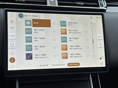 New 2026 Land Rover Range Rover Velar Dynamic SE AWD/4WD image 22