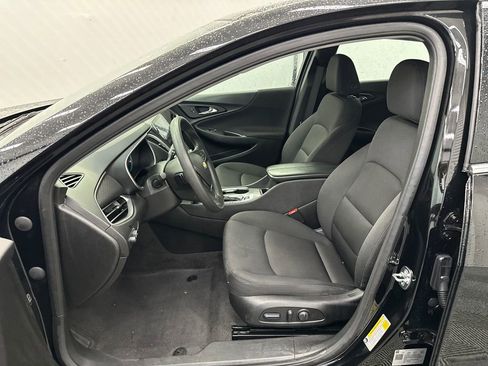 Used 2025 Chevrolet Malibu LT FWD image 9