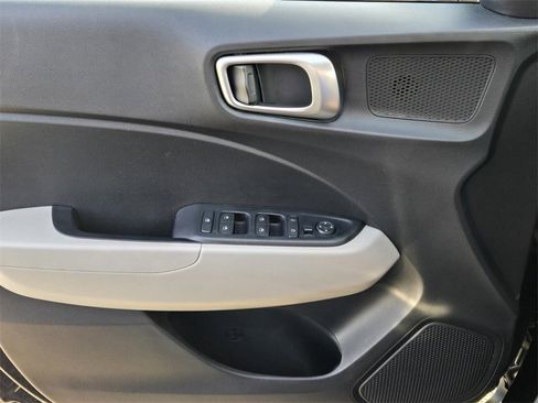 Certified 2024 Hyundai Venue SEL image 31