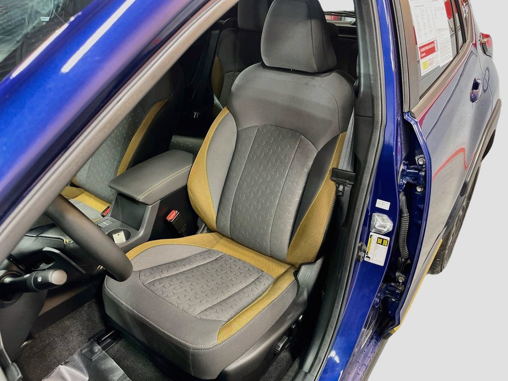 Used 2025 Subaru Crosstrek 2.5i Sport w/ Crosstrek Mirror Package AWD/4WD image 18