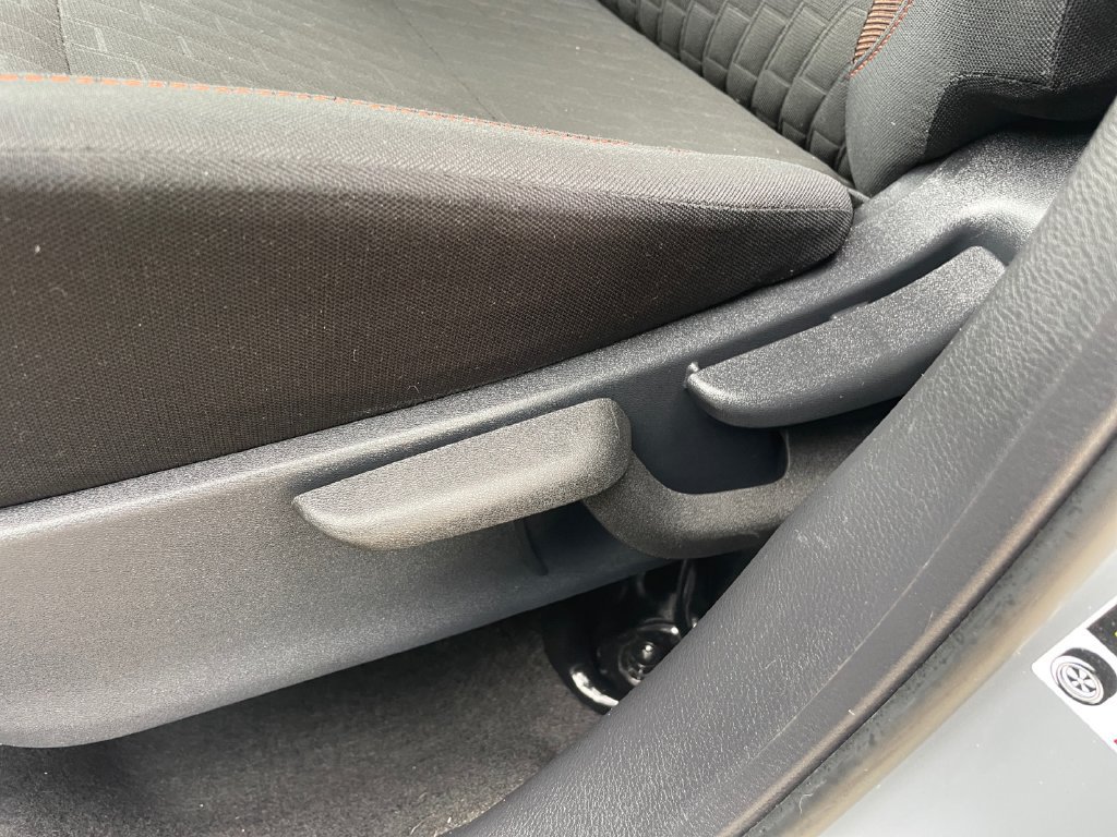 Used 2023 Nissan Kicks SR FWD image 21