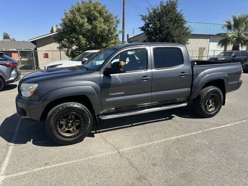 Used 2013 Toyota Tacoma PreRunner w/ TRD Sport Pkg RWD image 2