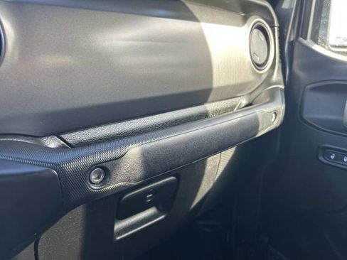 Used 2023 Jeep Gladiator Sport image 31