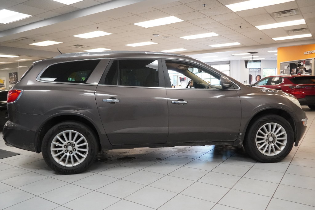 Used 2008 Buick Enclave CXL w/ Entertainment Package #3 FWD image 40
