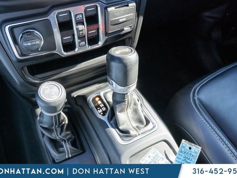 Used 2022 Jeep Wrangler Unlimited Sahara w/ Cold Weather Group image 13