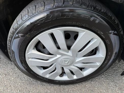 Used 2016 Honda Fit LX image 39