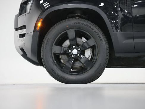 Used 2023 Land Rover Defender 130 SE AWD/4WD image 9