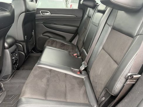 Used 2019 Jeep Grand Cherokee Altitude AWD/4WD image 26