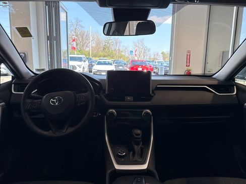 Used 2025 Toyota RAV4 XLE image 13