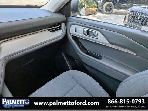 Certified 2025 Ford Explorer Active RWD image 18