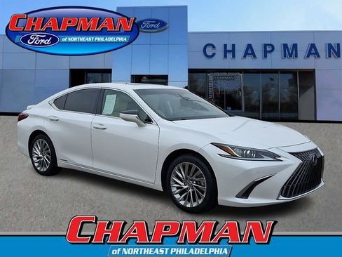 Used 2022 Lexus ES 300h w/ Accessory Package FWD image 1