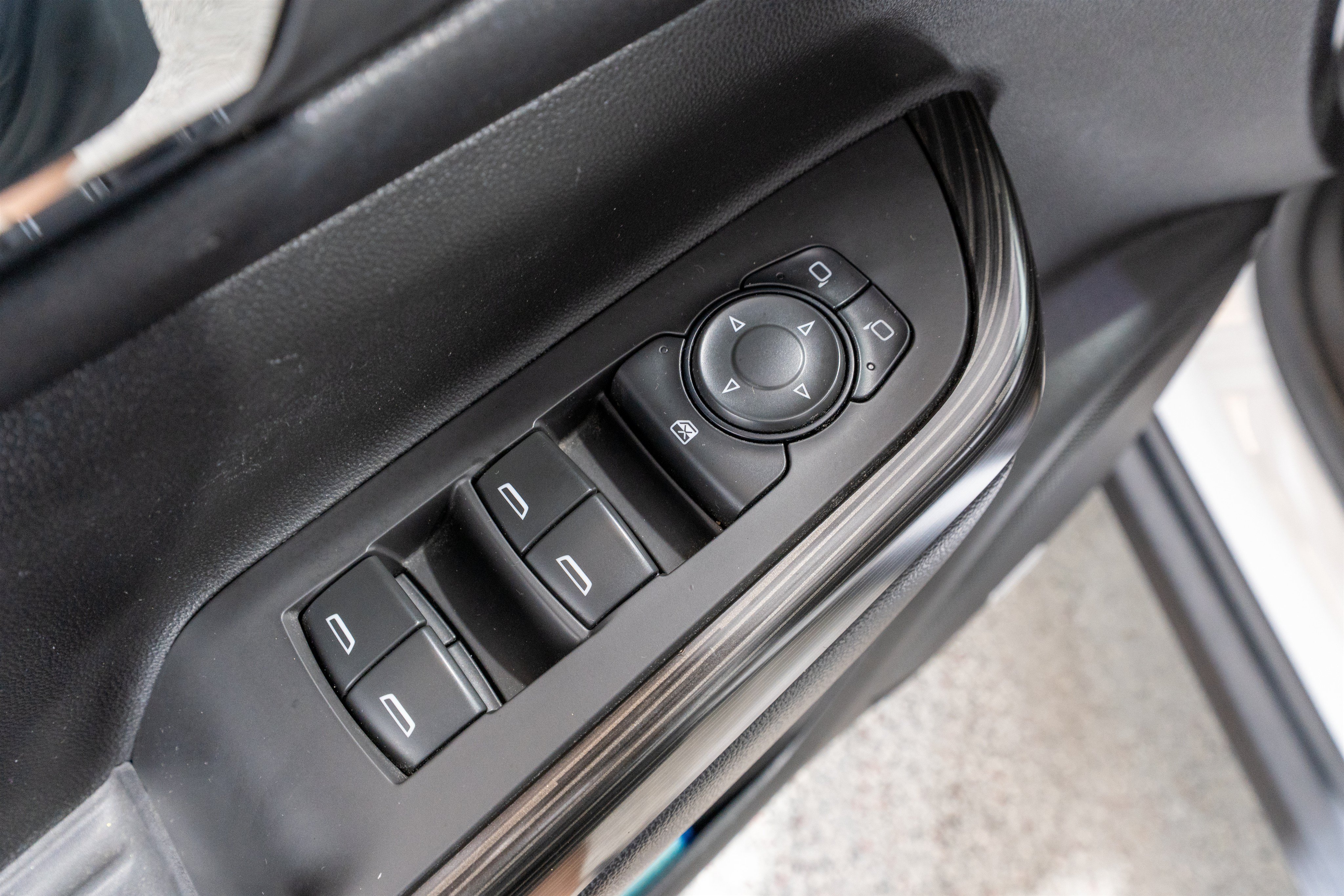 Used 2018 GMC Acadia SLT FWD image 13