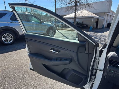 Used 2025 Nissan Sentra SV image 18