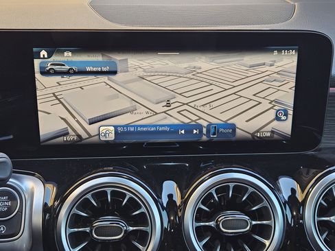 Certified 2024 Mercedes-Benz GLB 250 image 18