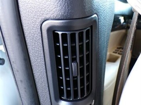 Used 2012 Kia Sorento LX w/ Third Row Pkg image 23