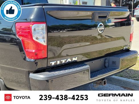 Used 2018 Nissan Titan SV w/ SV Convenience Package RWD image 18