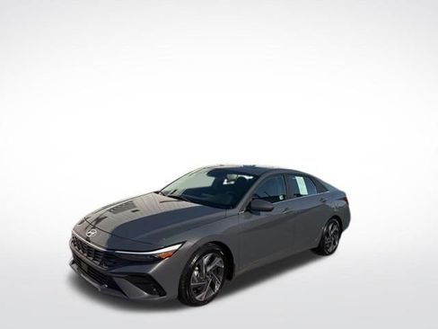 Used 2024 Hyundai Elantra SEL w/ Convenience Package FWD image 7